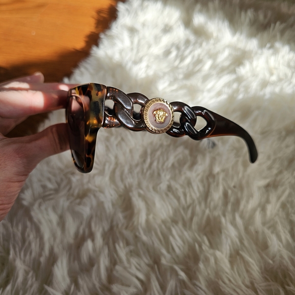 Versace Tortoise Shell Sunglasses - Picture 9 of 9